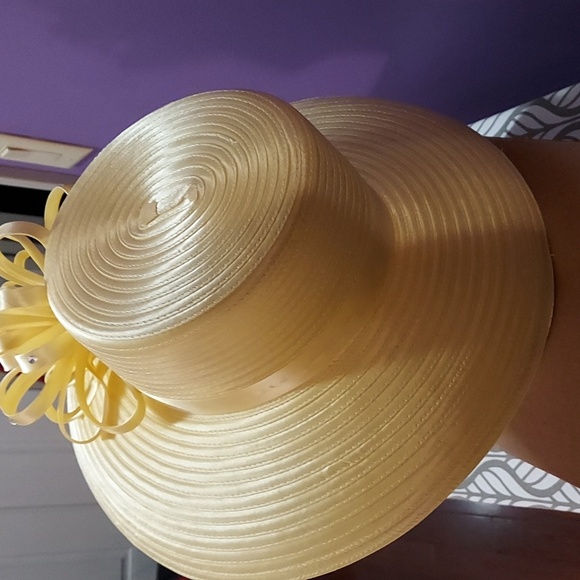 Hat - Picture 2 of 4